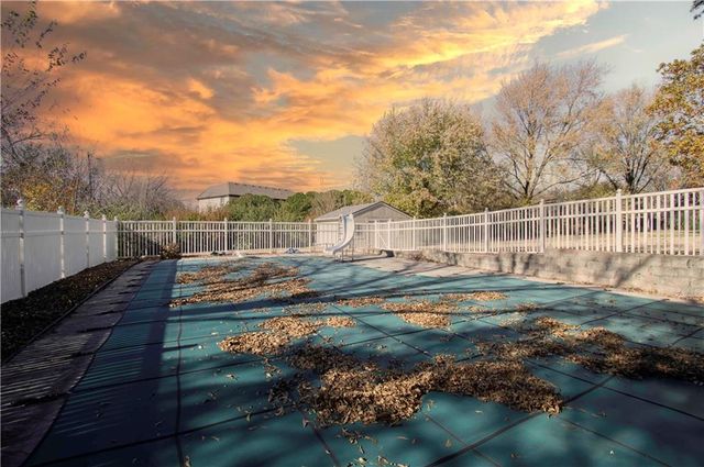 1215 Hacienda Lane, Lawrence, KS 66049