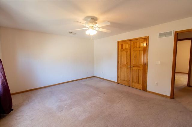 1215 Hacienda Lane, Lawrence, KS 66049