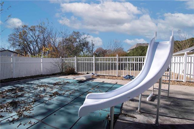 1215 Hacienda Lane, Lawrence, KS 66049