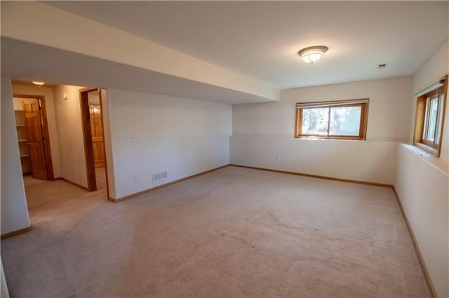 1215 Hacienda Lane, Lawrence, KS 66049