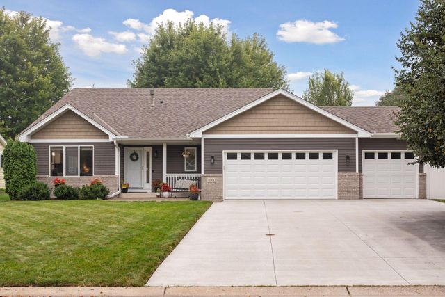 4503 Ladyslipper Avenue N, Brooklyn Park, MN 55443