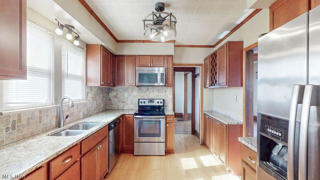 2495 Northland Street, Cuyahoga Falls, OH 44221