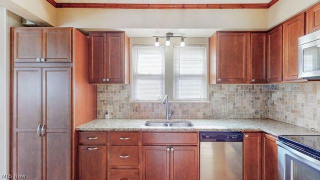 2495 Northland Street, Cuyahoga Falls, OH 44221