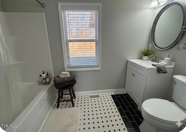 121 Bill Lewis Road, Elizabethton, TN 37643