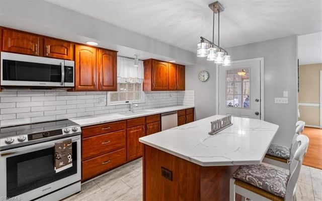 3200 Hickory Ridge Drive, Winston-salem, NC 27127