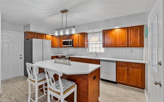 3200 Hickory Ridge Drive, Winston-salem, NC 27127