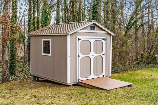 3200 Hickory Ridge Drive, Winston-salem, NC 27127