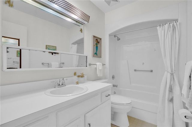 6 Vista Palm Lane 202, Vero Beach, FL 32962