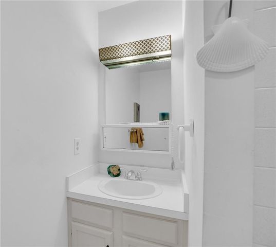 6 Vista Palm Lane 202, Vero Beach, FL 32962
