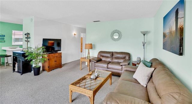 6 Vista Palm Lane 202, Vero Beach, FL 32962