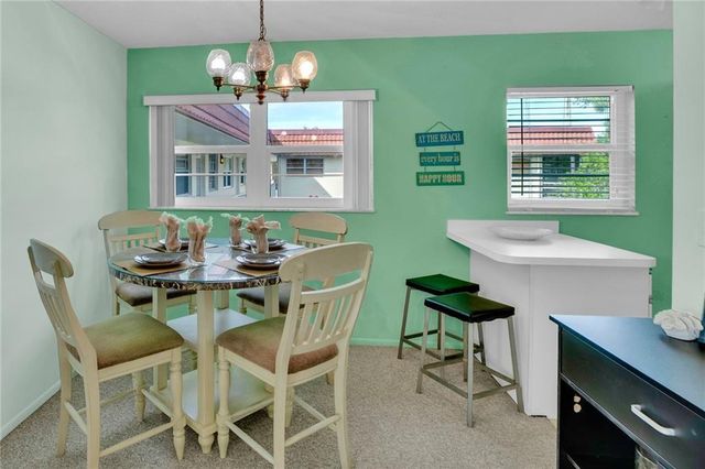 6 Vista Palm Lane 202, Vero Beach, FL 32962