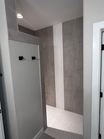 820 E Park Pl, Andover, KS 67002