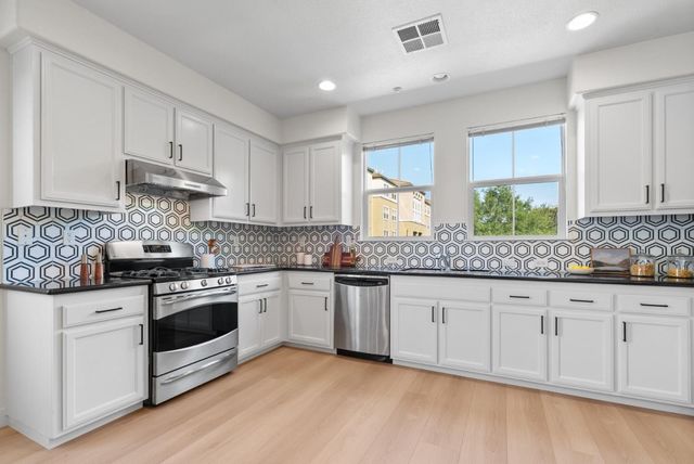 1520 Avina Circle 1, Santa Clara, CA 95054
