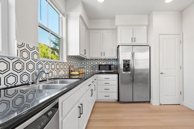 1520 Avina Circle 1, Santa Clara, CA 95054