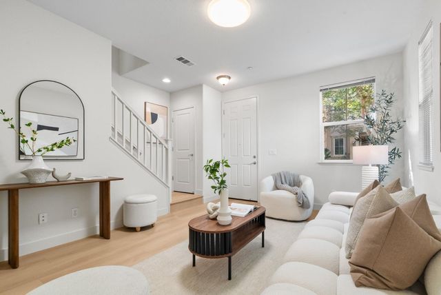 1520 Avina Circle 1, Santa Clara, CA 95054