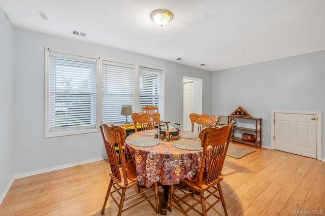 312 Artist Lake Drive 312, Middle Island, NY 11953