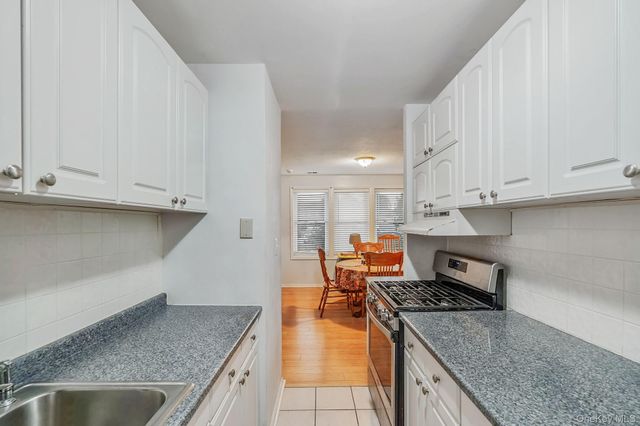 312 Artist Lake Drive 312, Middle Island, NY 11953