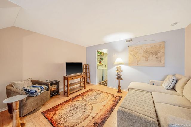 312 Artist Lake Drive 312, Middle Island, NY 11953