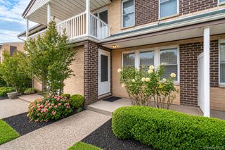 312 Artist Lake Drive 312, Middle Island, NY 11953