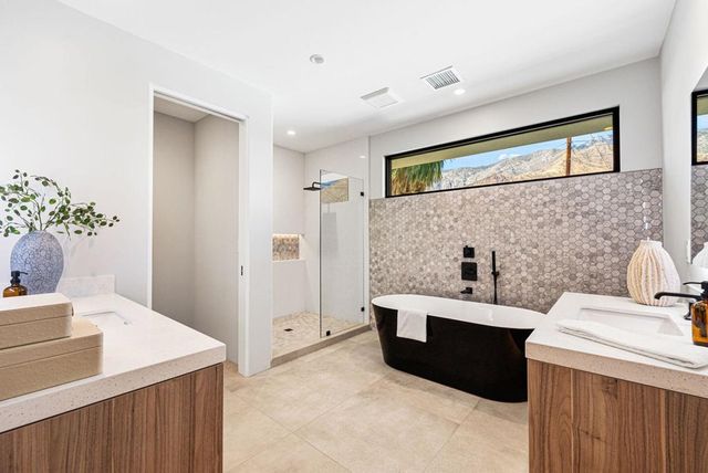 775 W Cabrillo Road, Palm Springs, CA 92262
