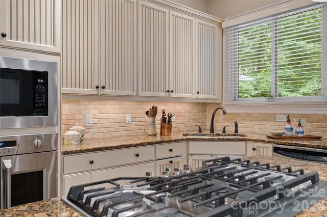 626 Wickhams Fancy Drive, Biltmore Lake, NC 28715