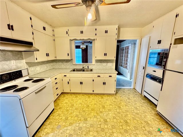 606 N 1st Street, Temple, TX 76501