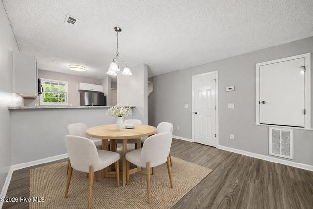 5060 Lamppost Circle, Wilmington, NC 28403