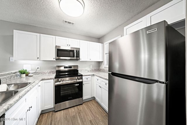 5060 Lamppost Circle, Wilmington, NC 28403