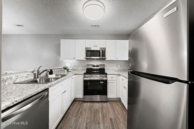 5060 Lamppost Circle, Wilmington, NC 28403