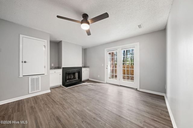 5060 Lamppost Circle, Wilmington, NC 28403