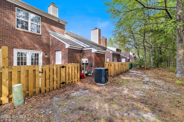 5060 Lamppost Circle, Wilmington, NC 28403