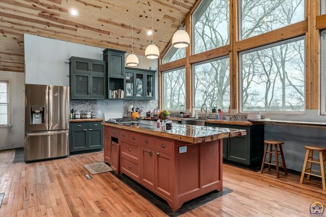 5040 E 141ST ST, Carbondale, KS 66414