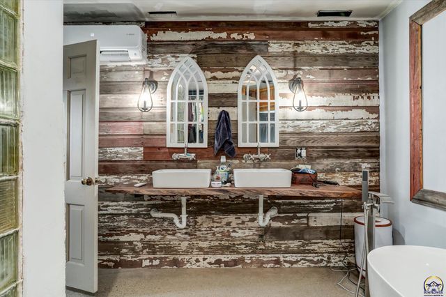 5040 E 141ST ST, Carbondale, KS 66414