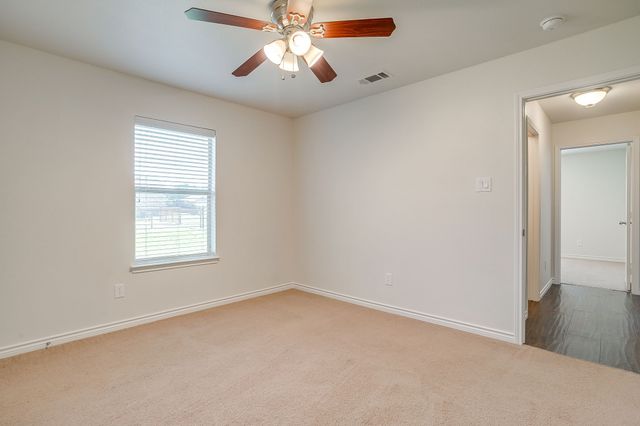 104 Thorobred Court, Azle, TX 76020