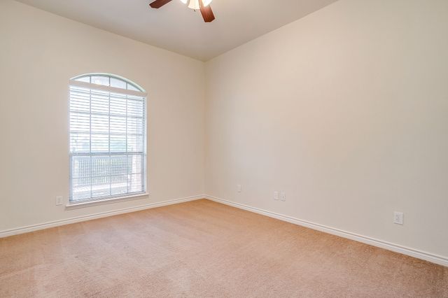 104 Thorobred Court, Azle, TX 76020