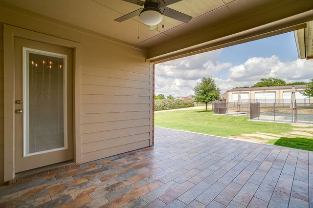 104 Thorobred Court, Azle, TX 76020