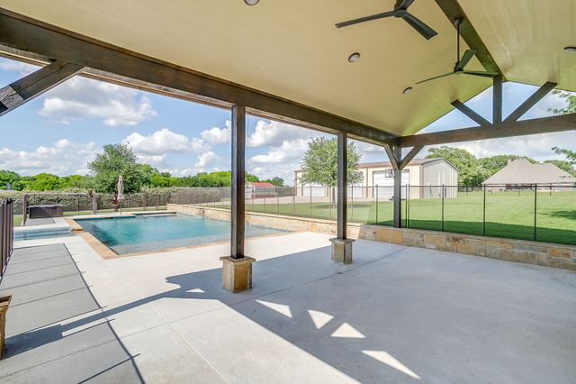 104 Thorobred Court, Azle, TX 76020