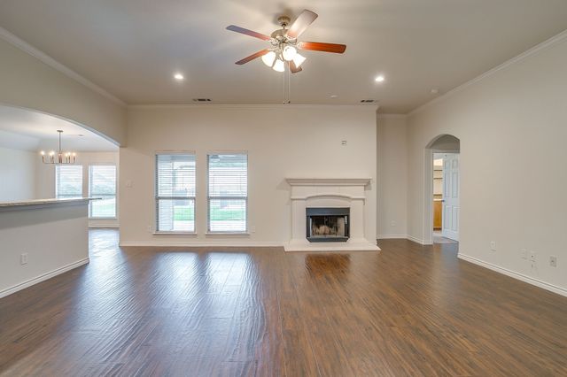 104 Thorobred Court, Azle, TX 76020