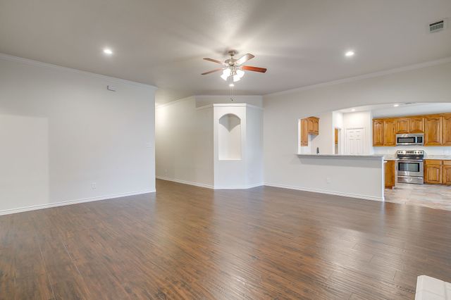 104 Thorobred Court, Azle, TX 76020