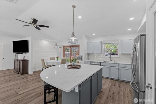 1012 Narnia Lane NW, Olympia, WA 98502