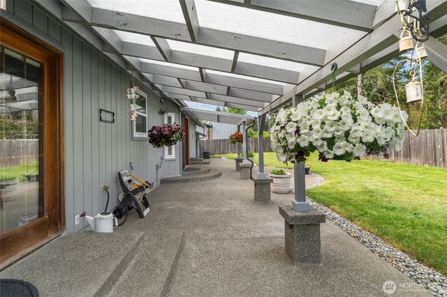 1012 Narnia Lane NW, Olympia, WA 98502