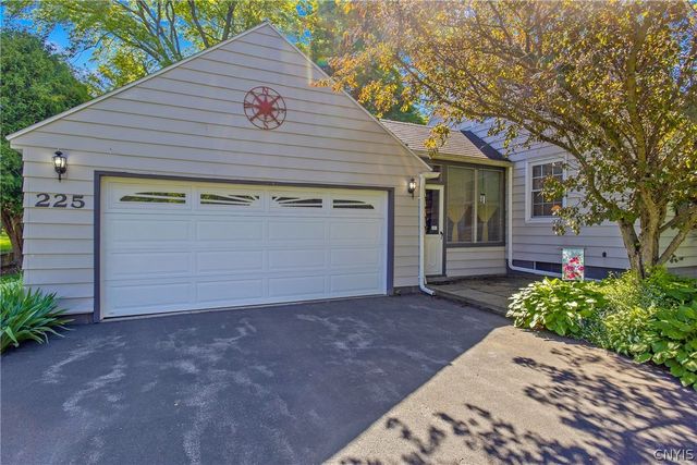 225 Kasson Road, Camillus, NY 13031