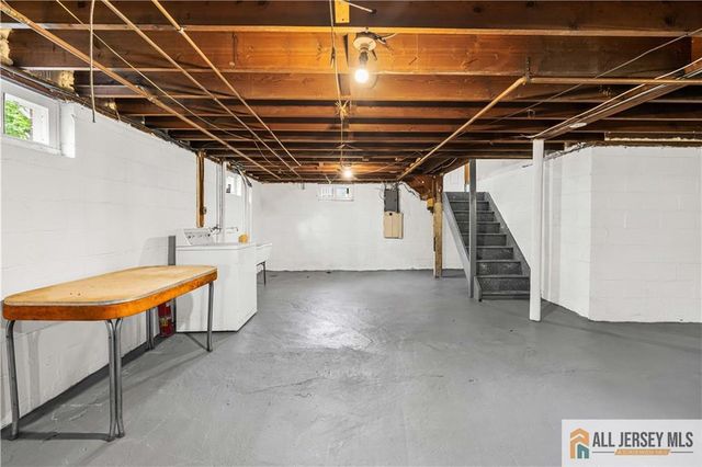 35 Egan Avenue, Fords, NJ 08863