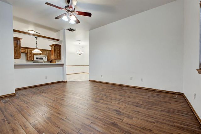 12515 SW 3rd Street, Yukon, OK 73099