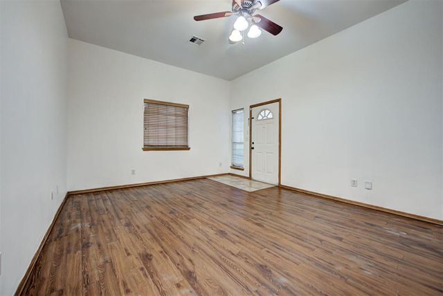 12515 SW 3rd Street, Yukon, OK 73099