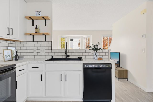 4811 Education Drive N 3, Hugo, MN 55038