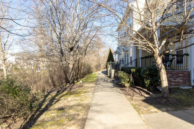 8662 Gauphin Pl, Nashville, TN 37211