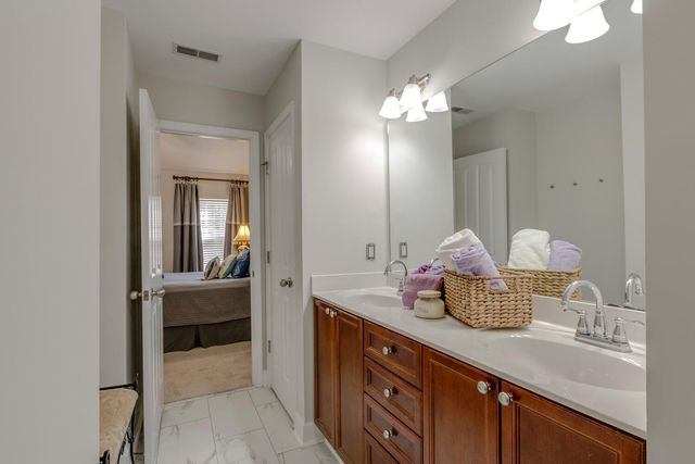 8662 Gauphin Pl, Nashville, TN 37211