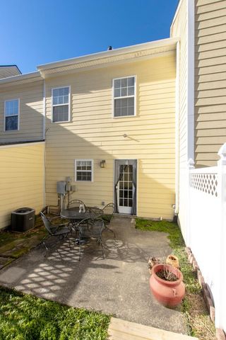 8662 Gauphin Pl, Nashville, TN 37211