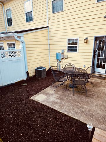 8662 Gauphin Pl, Nashville, TN 37211